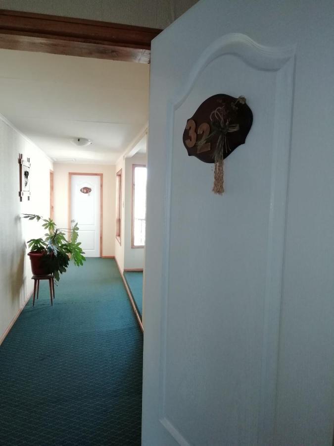 Hostal Los Pinos Puerto Natales Dış mekan fotoğraf