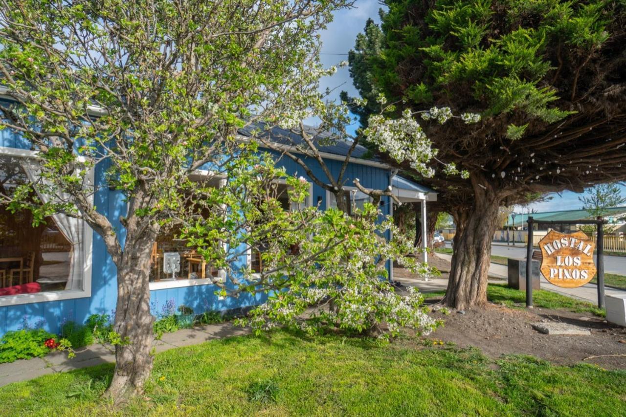 Hostal Los Pinos Puerto Natales Dış mekan fotoğraf