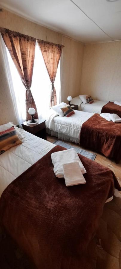 Hostal Los Pinos Puerto Natales Dış mekan fotoğraf