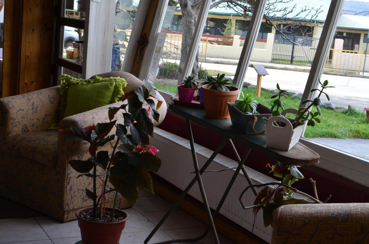 Hostal Los Pinos Puerto Natales Dış mekan fotoğraf