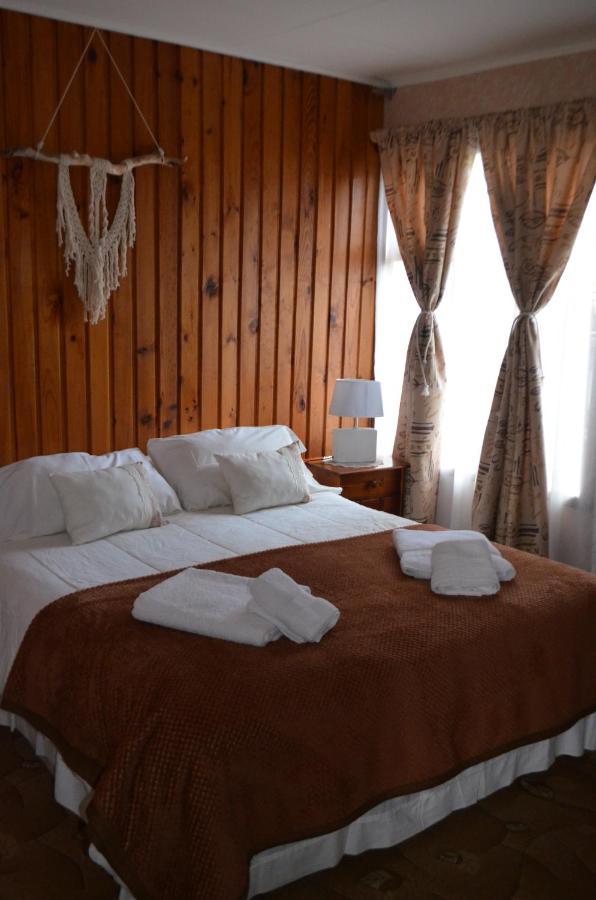 Hostal Los Pinos Puerto Natales Dış mekan fotoğraf