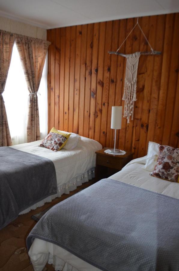 Hostal Los Pinos Puerto Natales Dış mekan fotoğraf