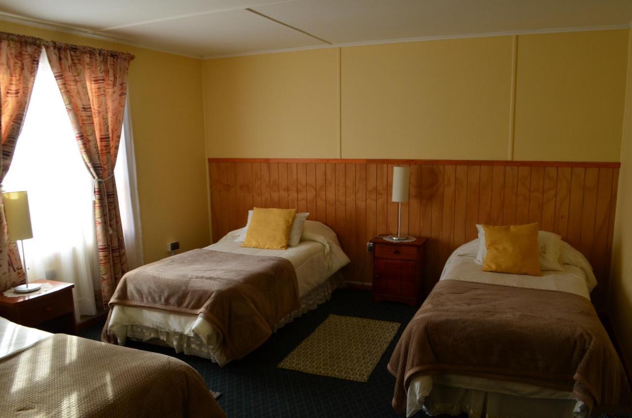 Hostal Los Pinos Puerto Natales Dış mekan fotoğraf