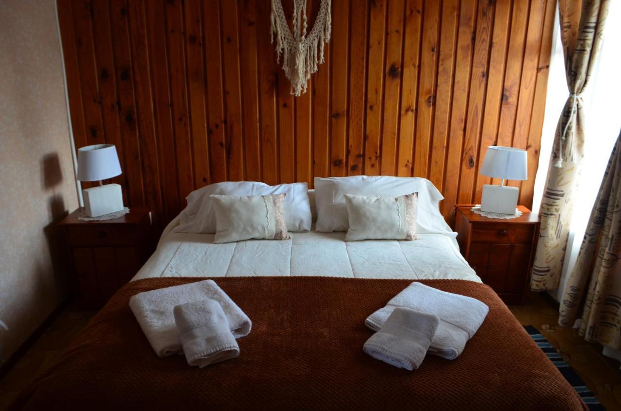Hostal Los Pinos Puerto Natales Dış mekan fotoğraf