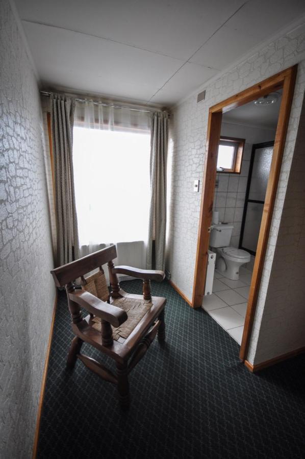 Hostal Los Pinos Puerto Natales Dış mekan fotoğraf