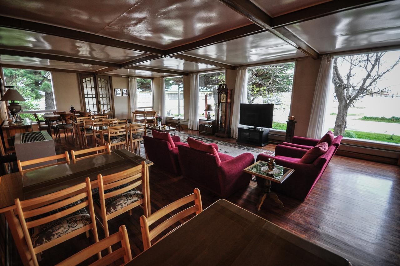 Hostal Los Pinos Puerto Natales Dış mekan fotoğraf
