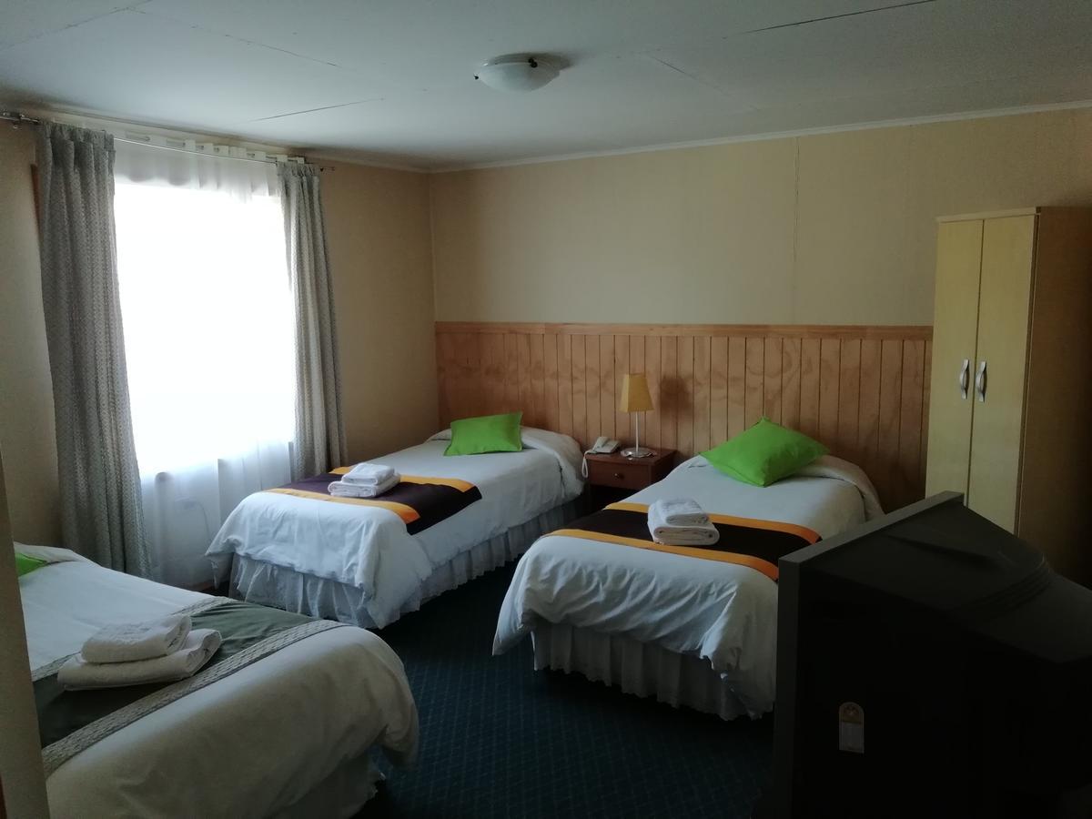 Hostal Los Pinos Puerto Natales Dış mekan fotoğraf