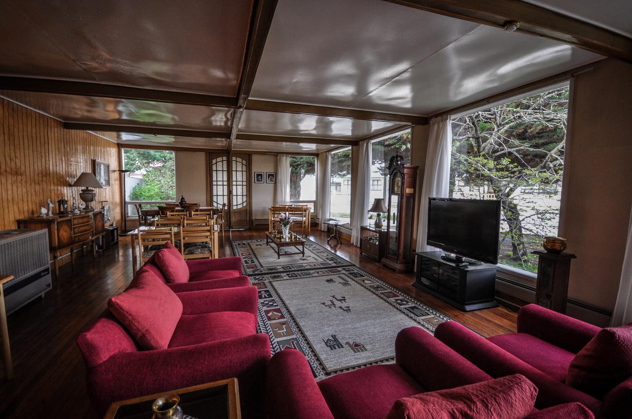 Hostal Los Pinos Puerto Natales Dış mekan fotoğraf