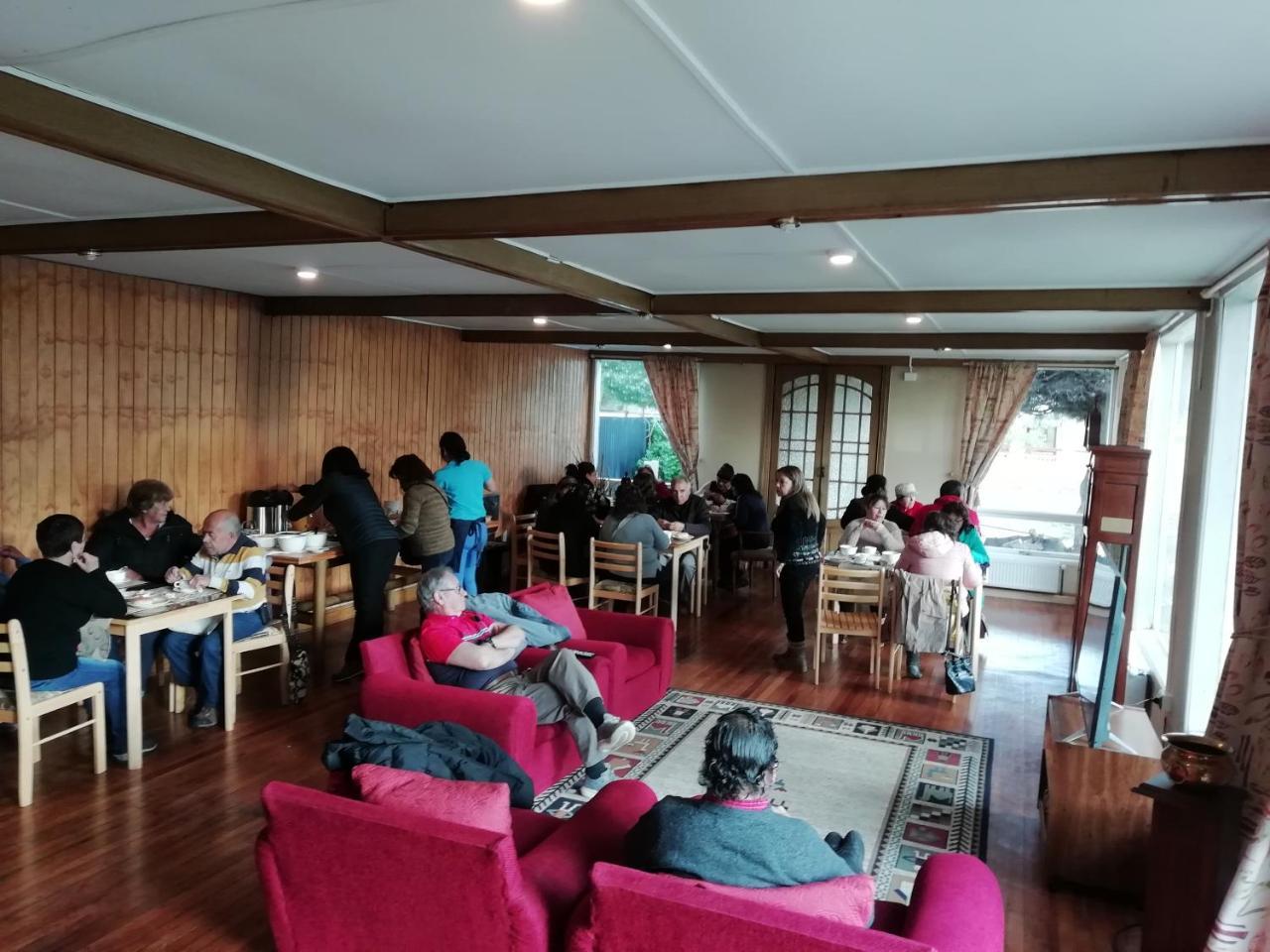 Hostal Los Pinos Puerto Natales Dış mekan fotoğraf