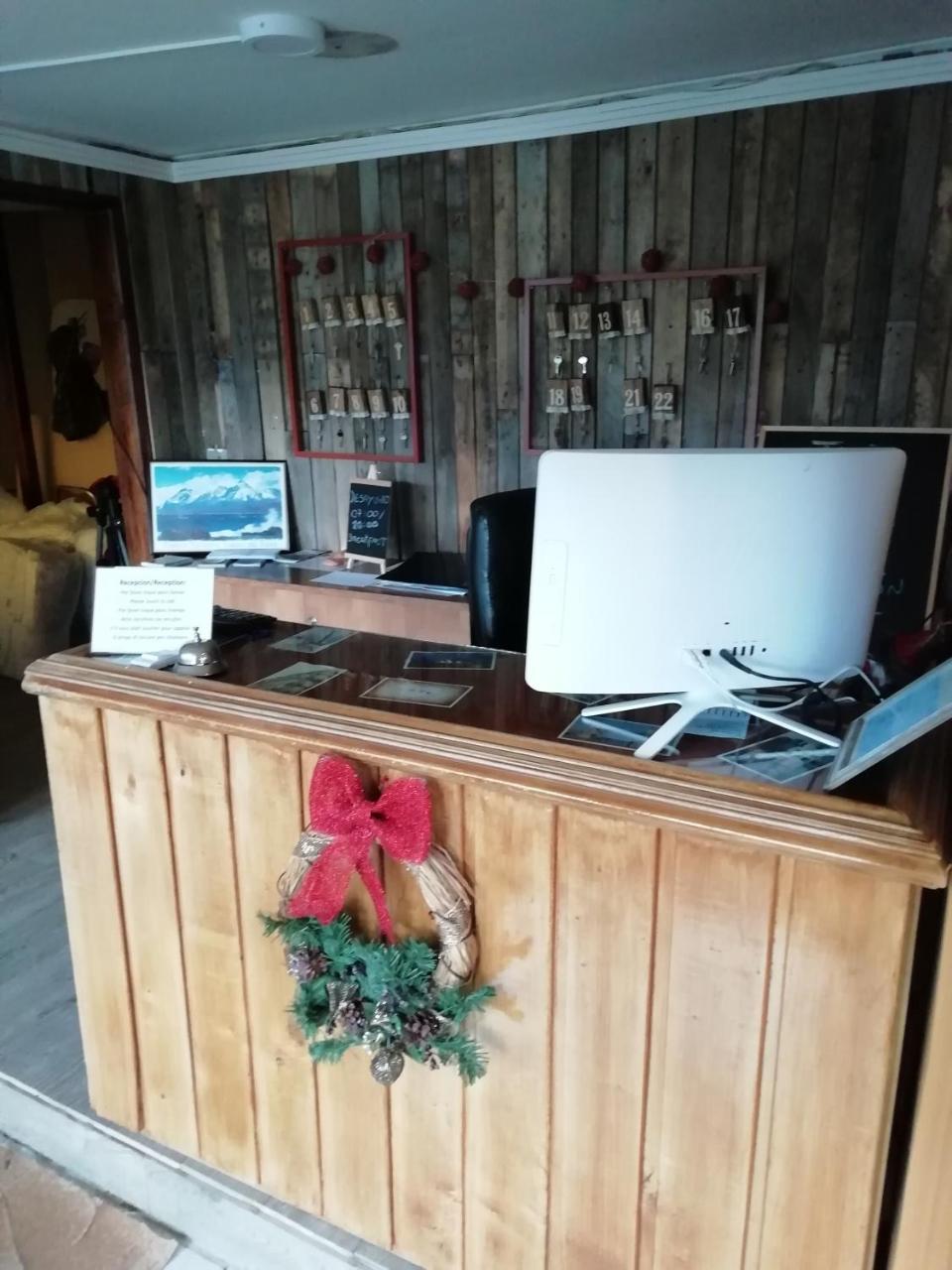 Hostal Los Pinos Puerto Natales Dış mekan fotoğraf