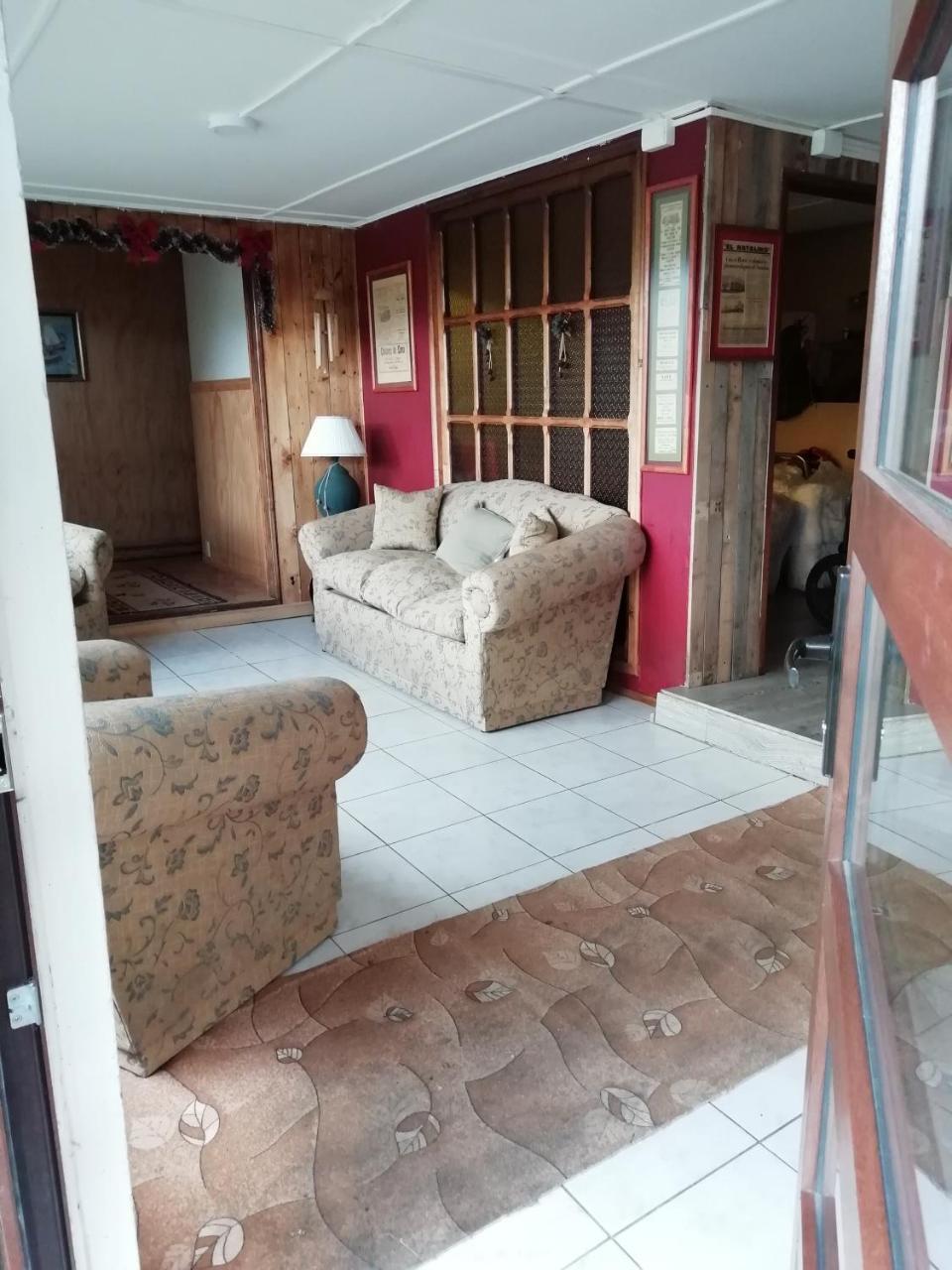 Hostal Los Pinos Puerto Natales Dış mekan fotoğraf