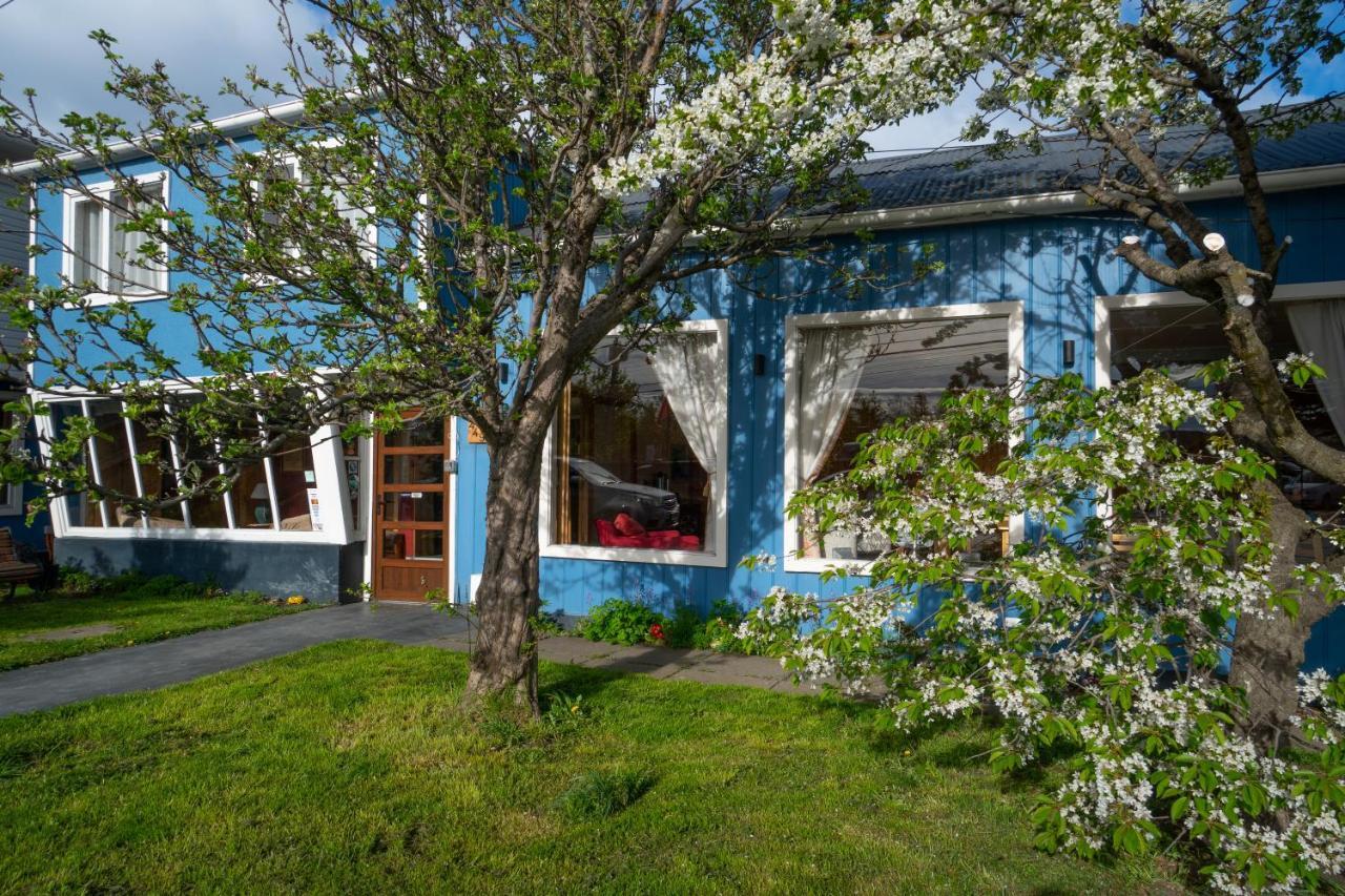 Hostal Los Pinos Puerto Natales Dış mekan fotoğraf
